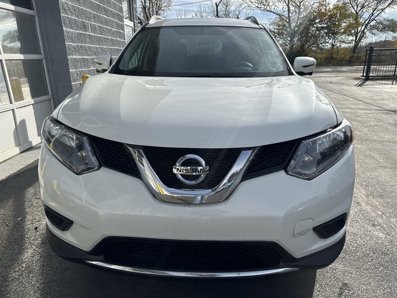 2016 Nissan Rogue SV  AWD - Photo 2 - Lynwood, IL 60411