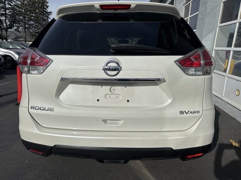 2016 Nissan Rogue SV  AWD - Photo 5 - Lynwood, IL 60411