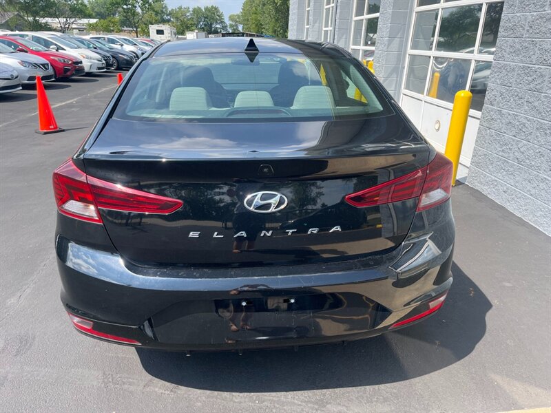 2019 Hyundai ELANTRA SE   - Photo 5 - Lynwood, IL 60411