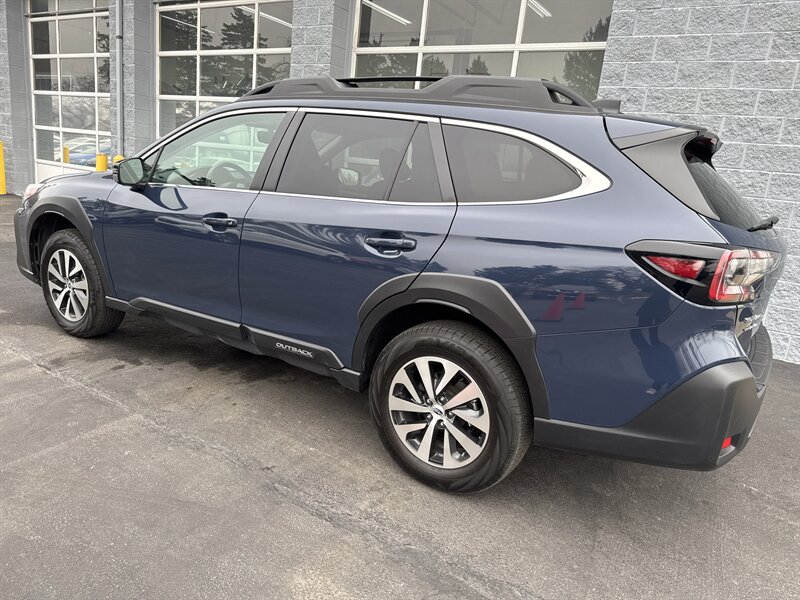 2024 Subaru Outback Premium   - Photo 4 - Lynwood, IL 60411