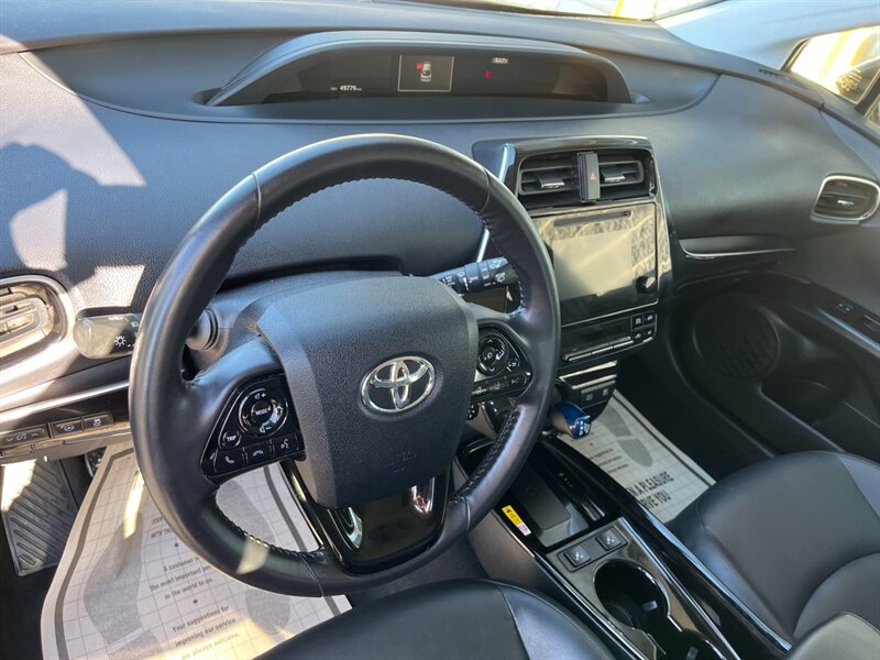 2019 Toyota Prius XLE E-AWD   - Photo 13 - Lynwood, IL 60411