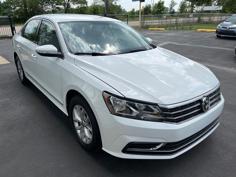 2016 Volkswagen Passat 1.8T S  