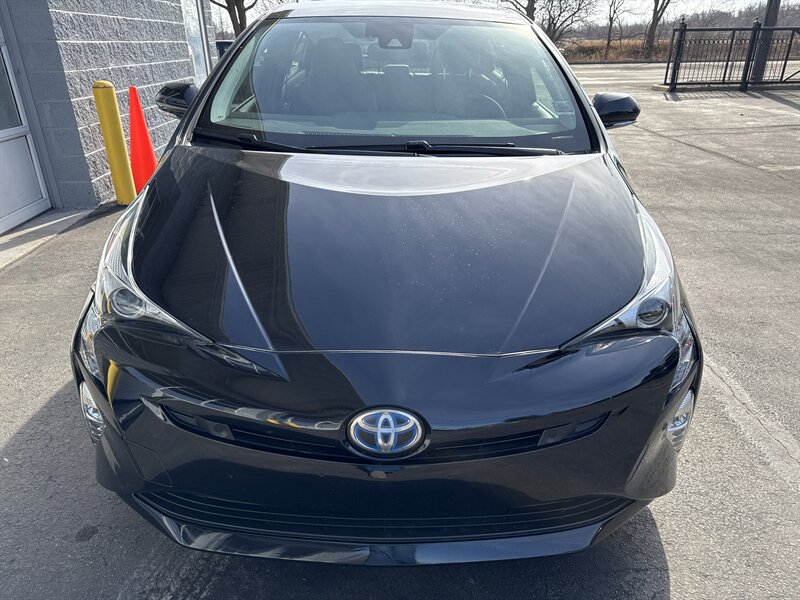 2018 Toyota Prius Two Eco - Photo 2 - Lynwood, IL 60411