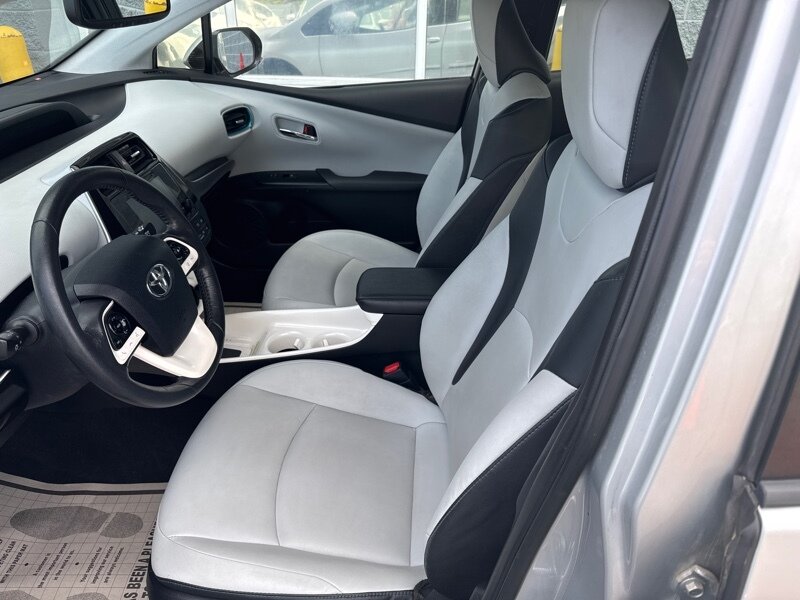 2016 Toyota Prius Two Eco   - Photo 7 - Lynwood, IL 60411