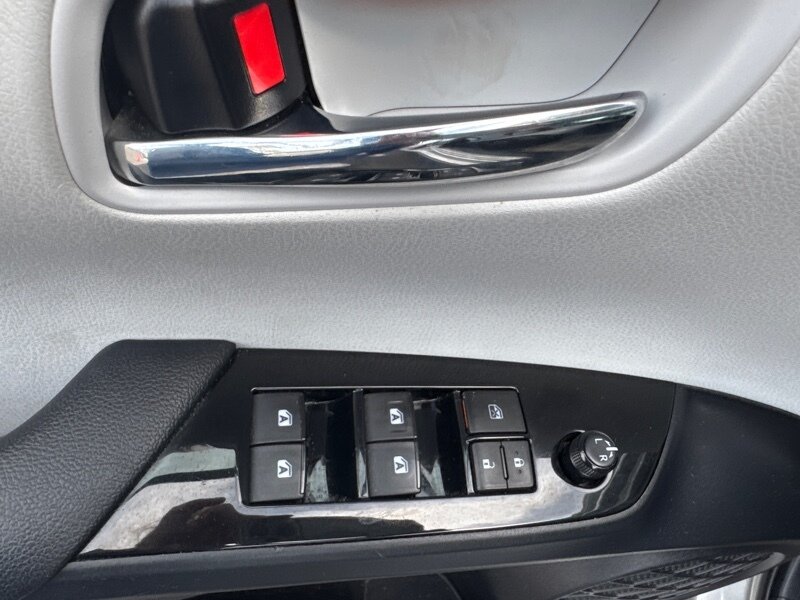 2016 Toyota Prius Two Eco   - Photo 9 - Lynwood, IL 60411