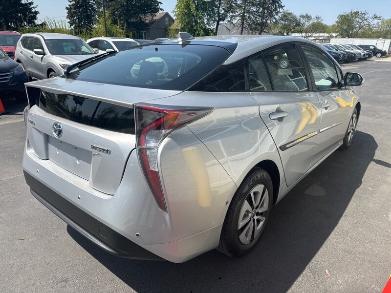 2016 Toyota Prius Two Eco   - Photo 6 - Lynwood, IL 60411