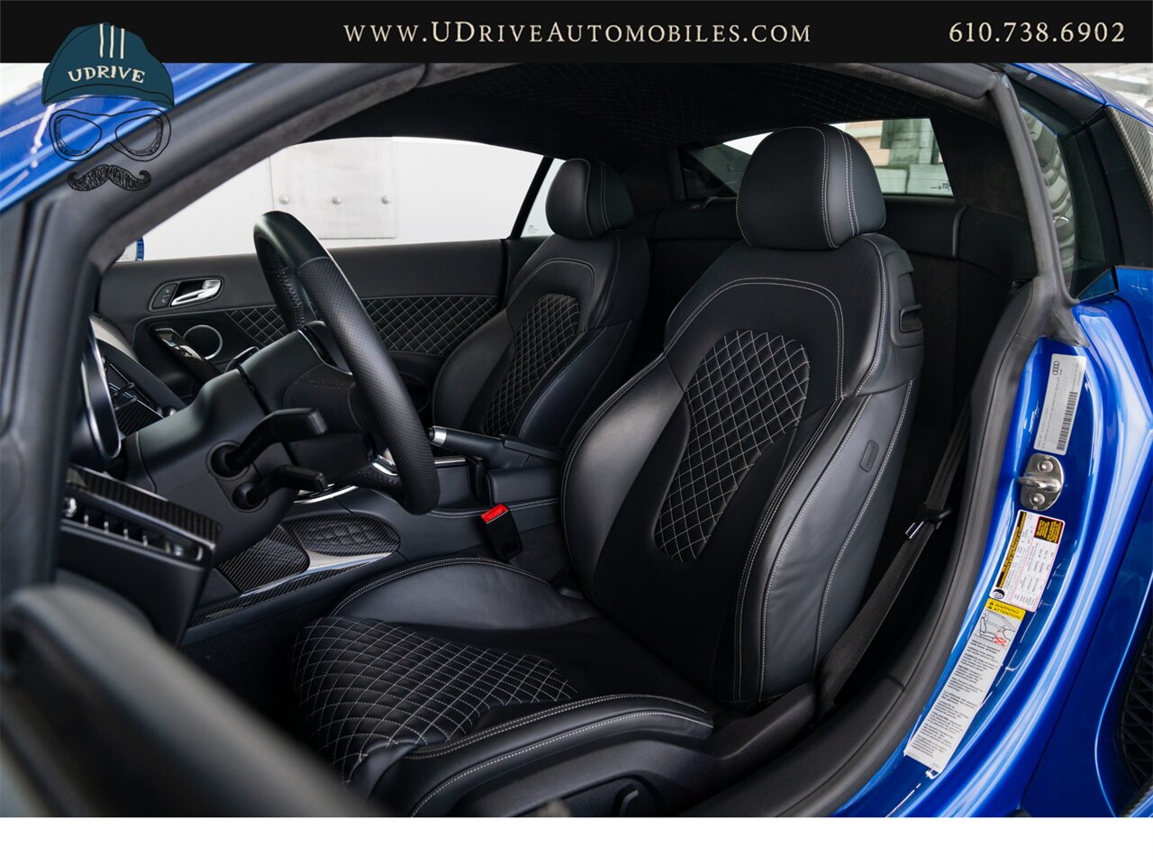 2015 Audi R8 5.2 V10 Quattro 6 Speed Manual 10k Miles  Diamond Stitched Leather 1 of 2 - Photo 5 - West Chester, PA 19382