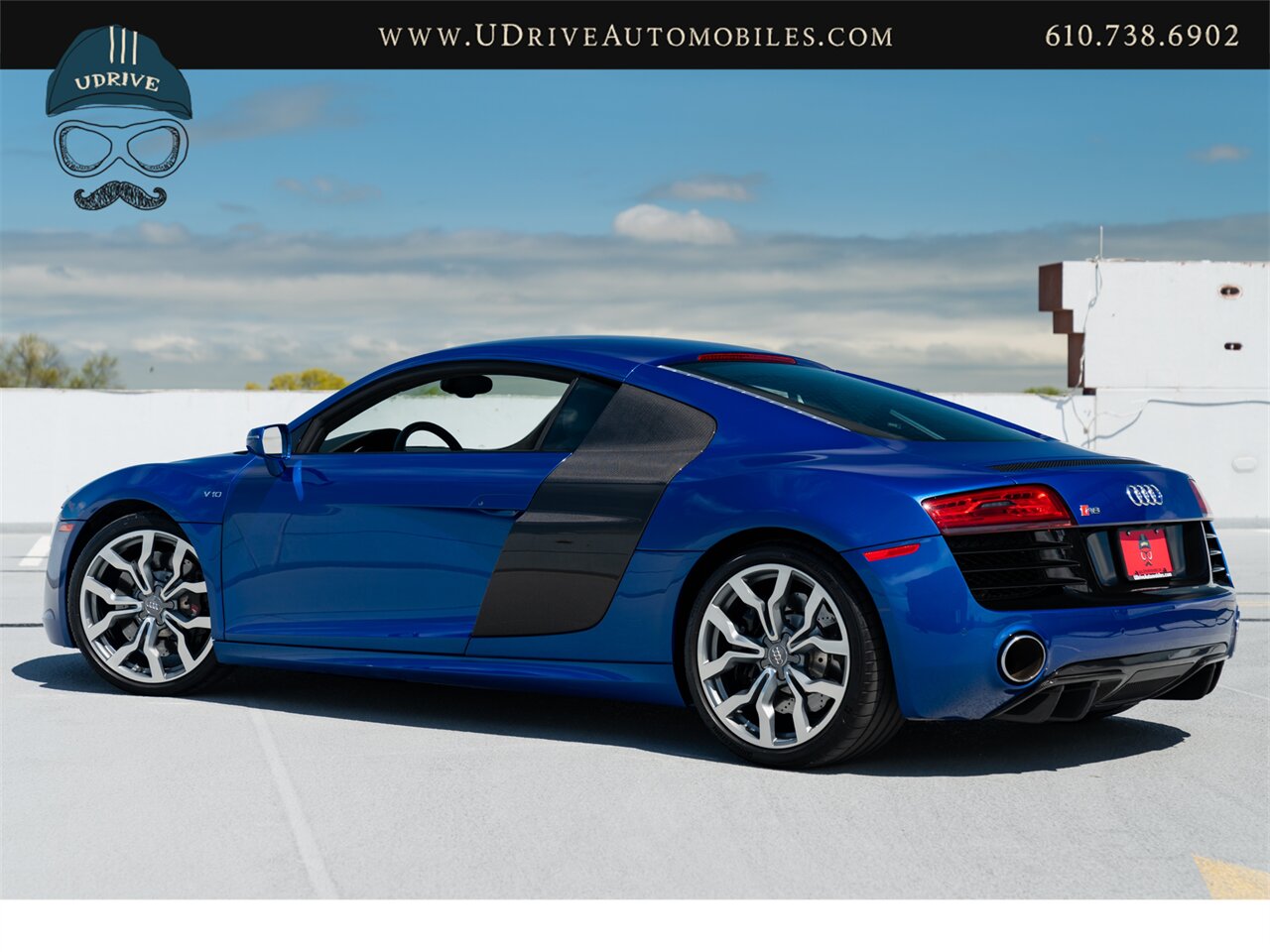 2015 Audi R8 5.2 V10 Quattro 6 Speed Manual 10k Miles  Diamond Stitched Leather 1 of 2 - Photo 4 - West Chester, PA 19382