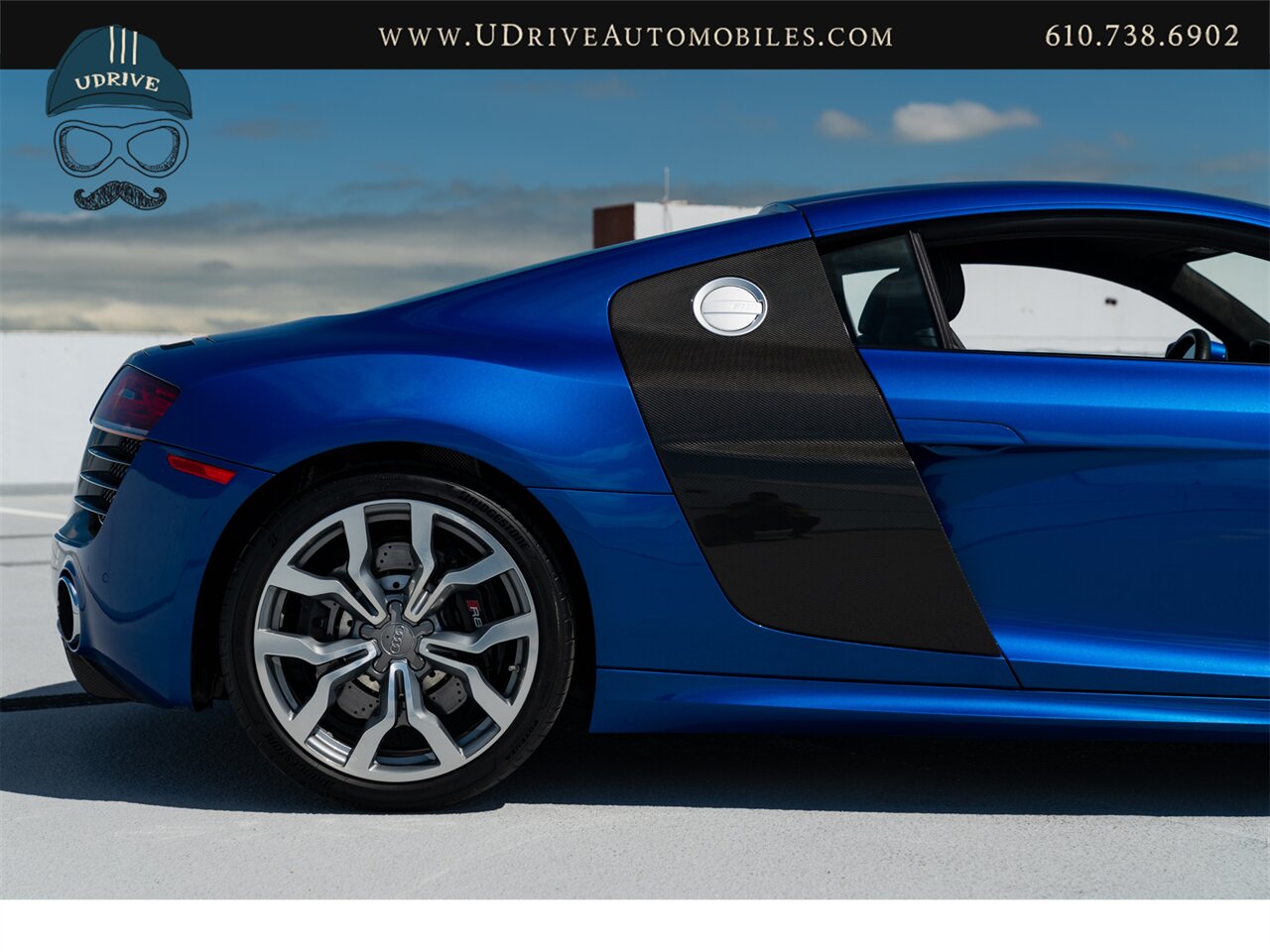 2015 Audi R8 5.2 V10 Quattro 6 Speed Manual 10k Miles  Diamond Stitched Leather 1 of 2 - Photo 17 - West Chester, PA 19382