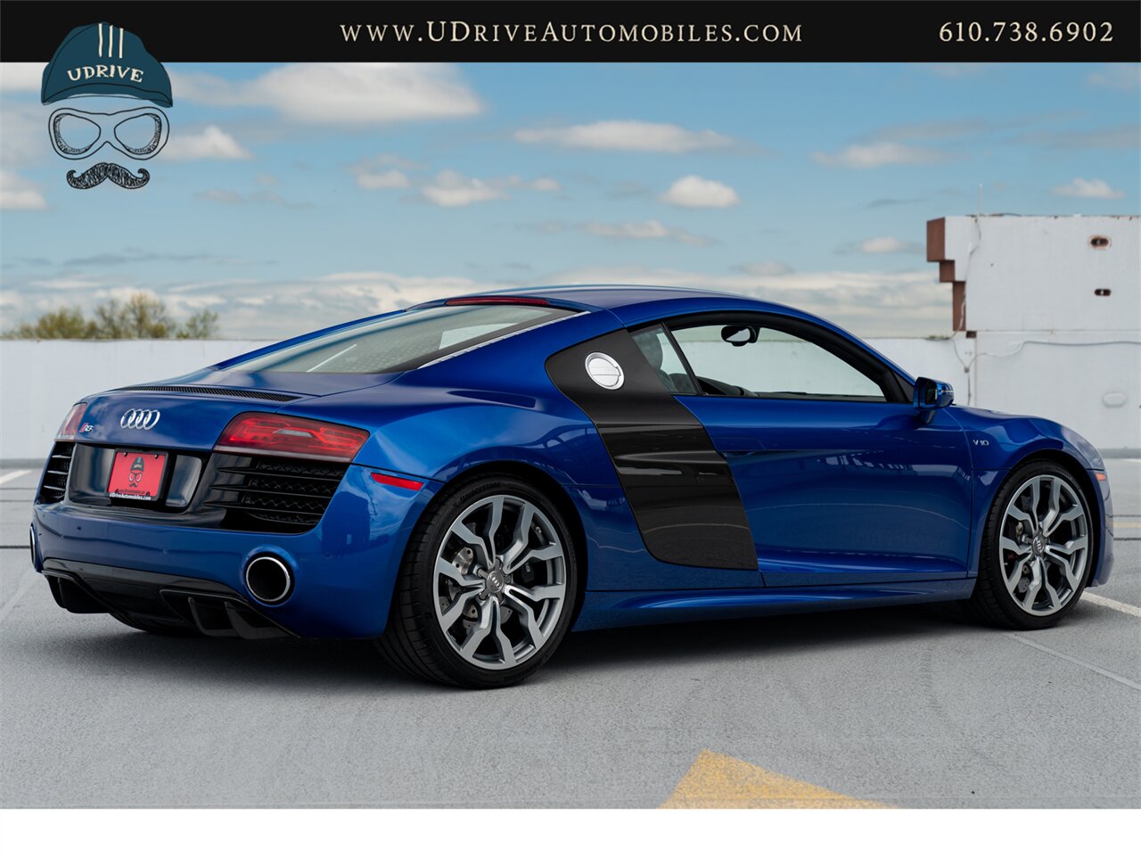 2015 Audi R8 5.2 V10 Quattro 6 Speed Manual 10k Miles  Diamond Stitched Leather 1 of 2 - Photo 18 - West Chester, PA 19382