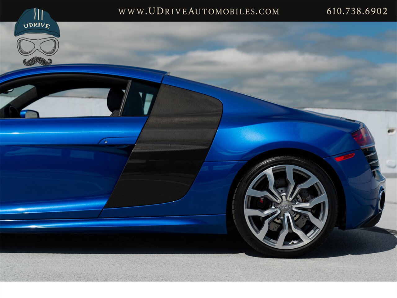 2015 Audi R8 5.2 V10 Quattro 6 Speed Manual 10k Miles  Diamond Stitched Leather 1 of 2 - Photo 24 - West Chester, PA 19382