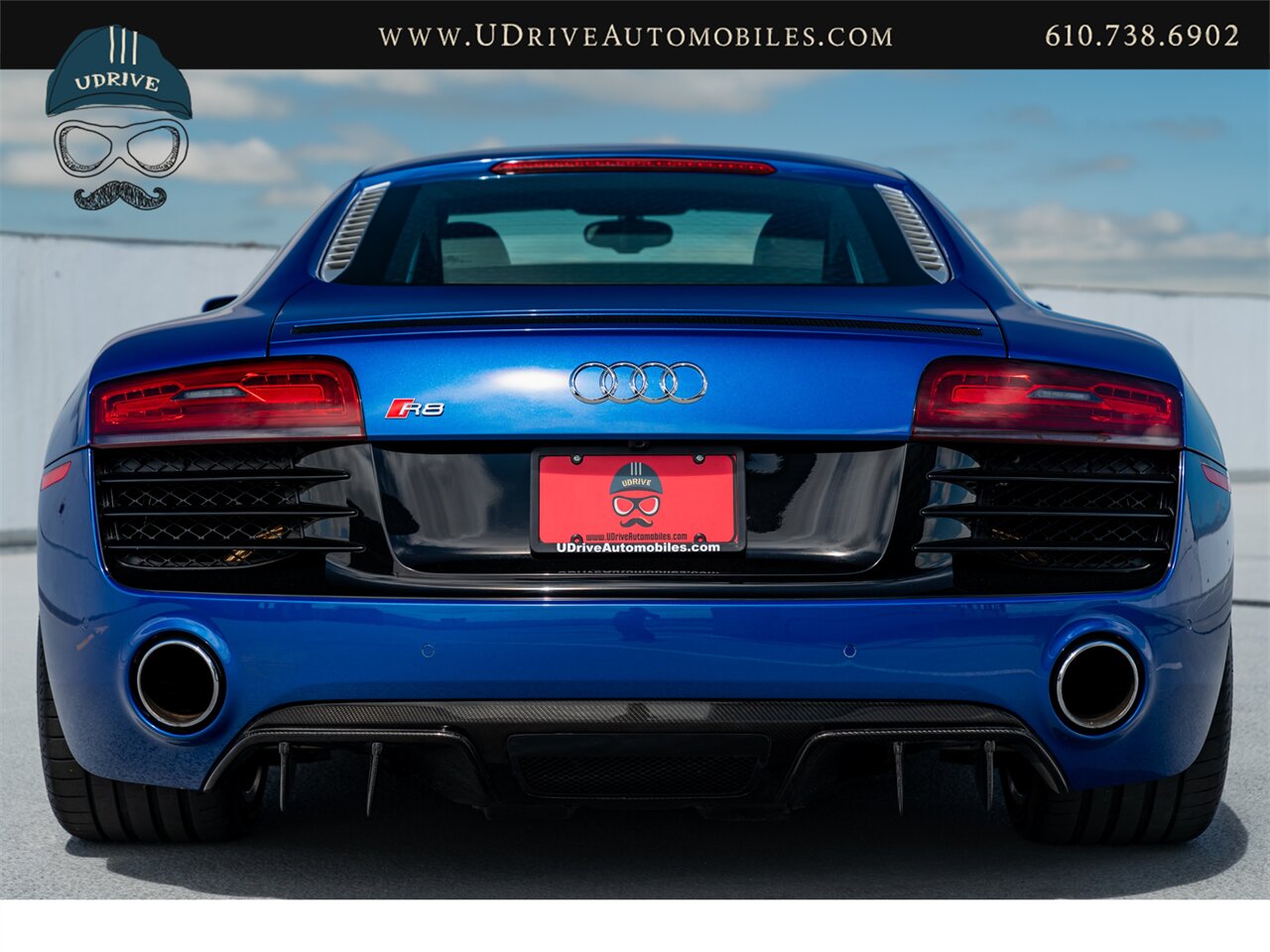 2015 Audi R8 5.2 V10 Quattro 6 Speed Manual 10k Miles  Diamond Stitched Leather 1 of 2 - Photo 20 - West Chester, PA 19382
