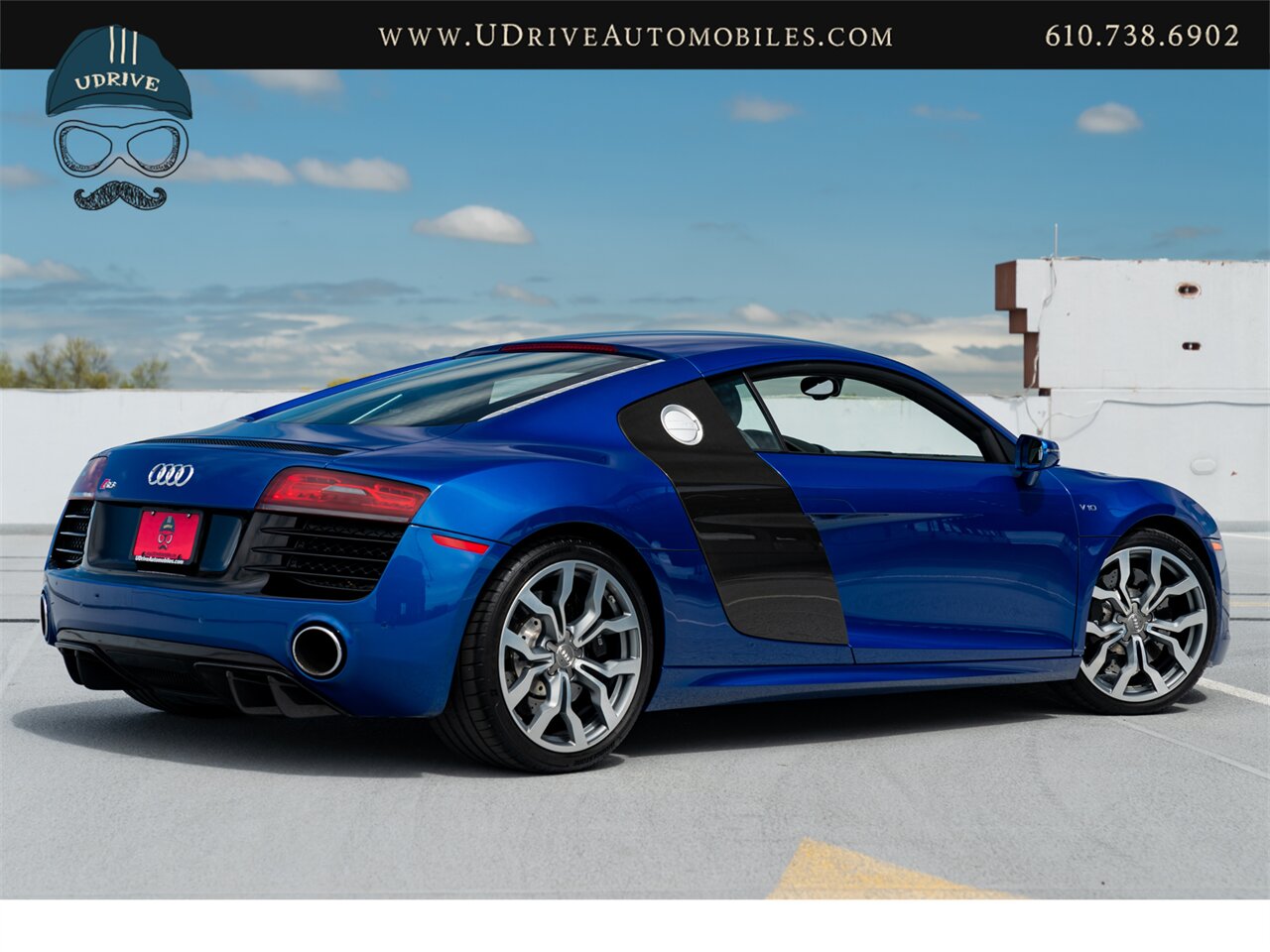 2015 Audi R8 5.2 V10 Quattro 6 Speed Manual 10k Miles  Diamond Stitched Leather 1 of 2 - Photo 2 - West Chester, PA 19382