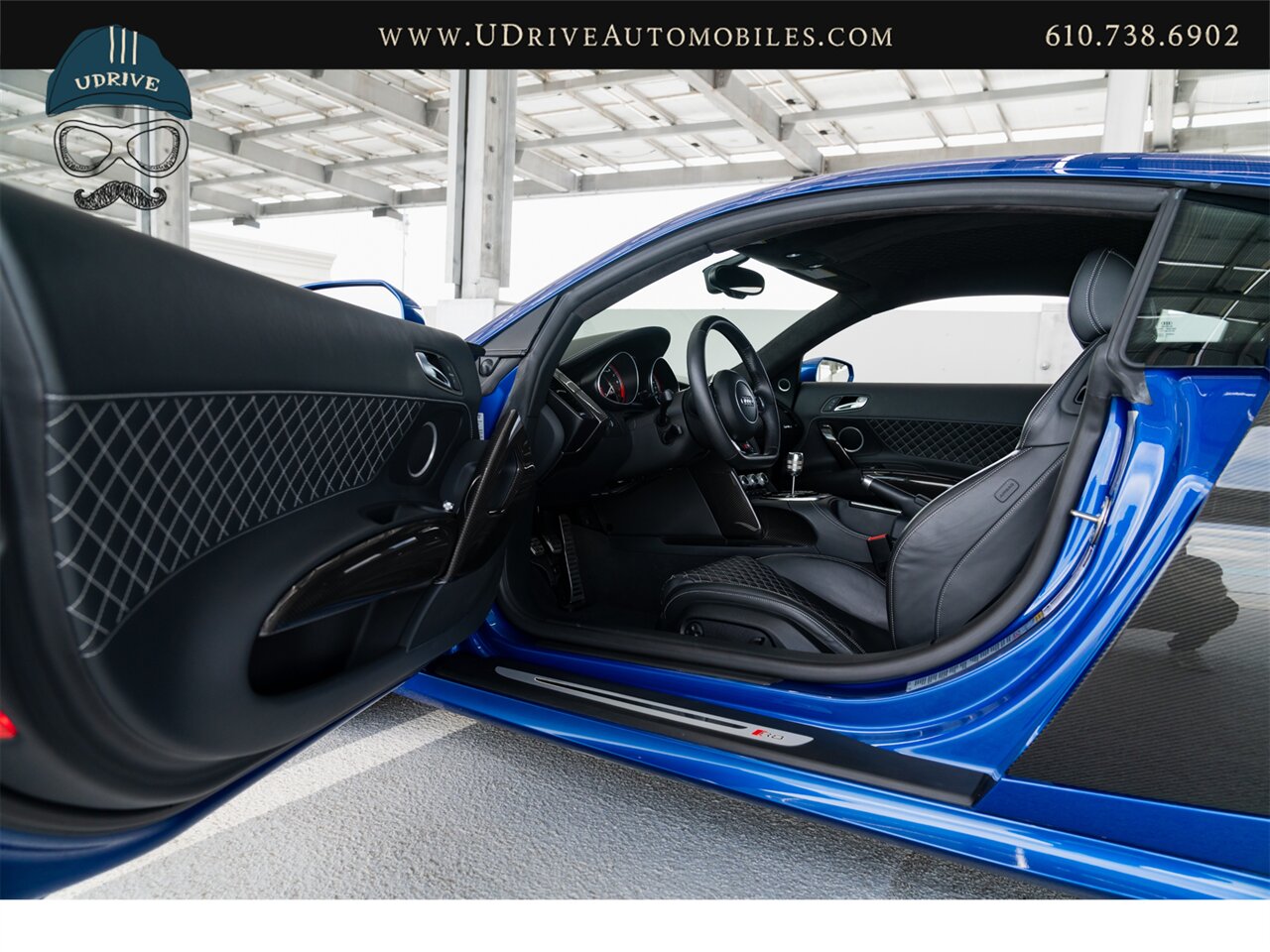 2015 Audi R8 5.2 V10 Quattro 6 Speed Manual 10k Miles  Diamond Stitched Leather 1 of 2 - Photo 25 - West Chester, PA 19382