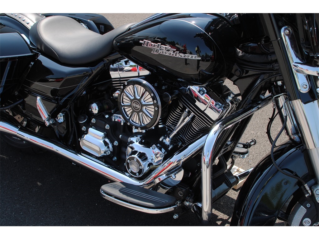2014 Harley-Davidson Touring Street Glide   - Photo 35 - West Chester, PA 19382