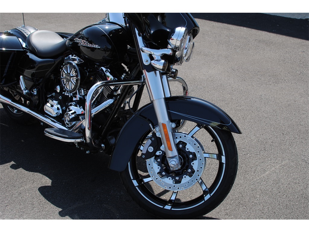 2014 Harley-Davidson Touring Street Glide   - Photo 2 - West Chester, PA 19382