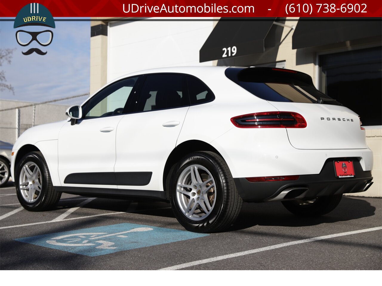 2017 Porsche Macan Pano NAV LCA Htd Seats Htd Steering Whl   - Photo 23 - West Chester, PA 19382