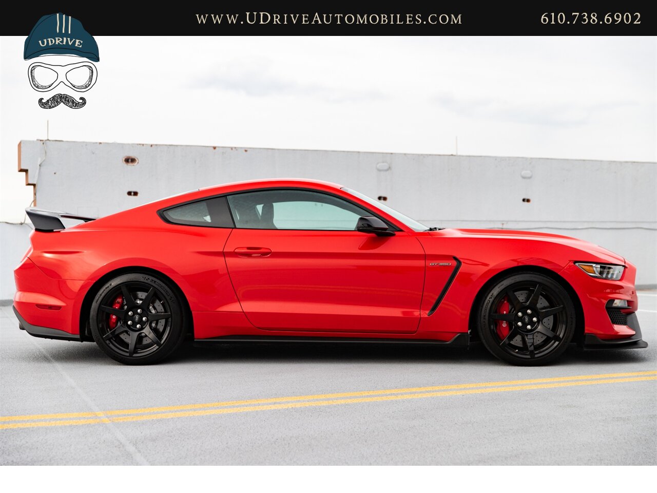2016 Ford Mustang Shelby GT350R 3k Miles Electronics Pkg  1 of 32 Race Red Produced for USA As New - Photo 21 - West Chester, PA 19382