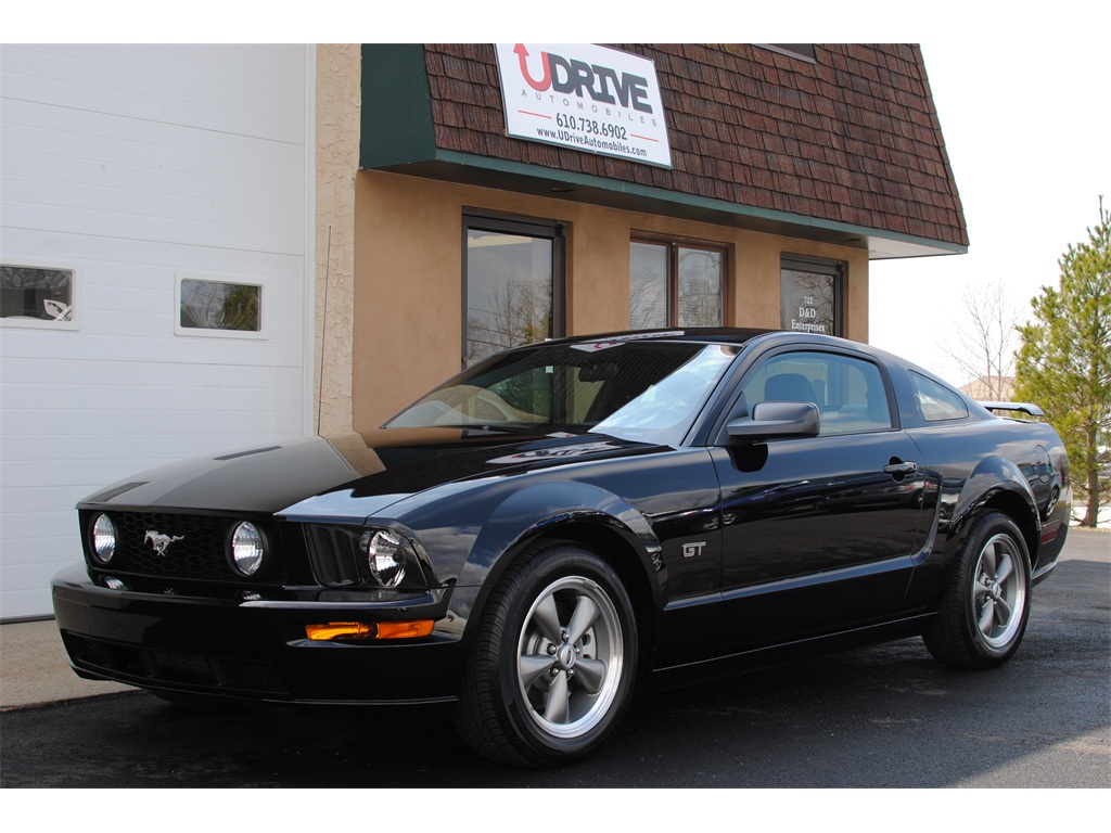 2006 Ford Mustang GT Premium   - Photo 2 - West Chester, PA 19382
