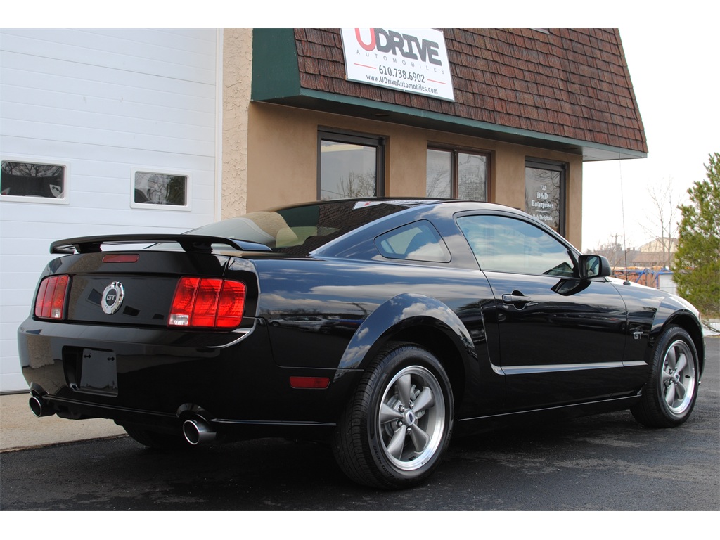 2006 Ford Mustang GT Premium   - Photo 8 - West Chester, PA 19382
