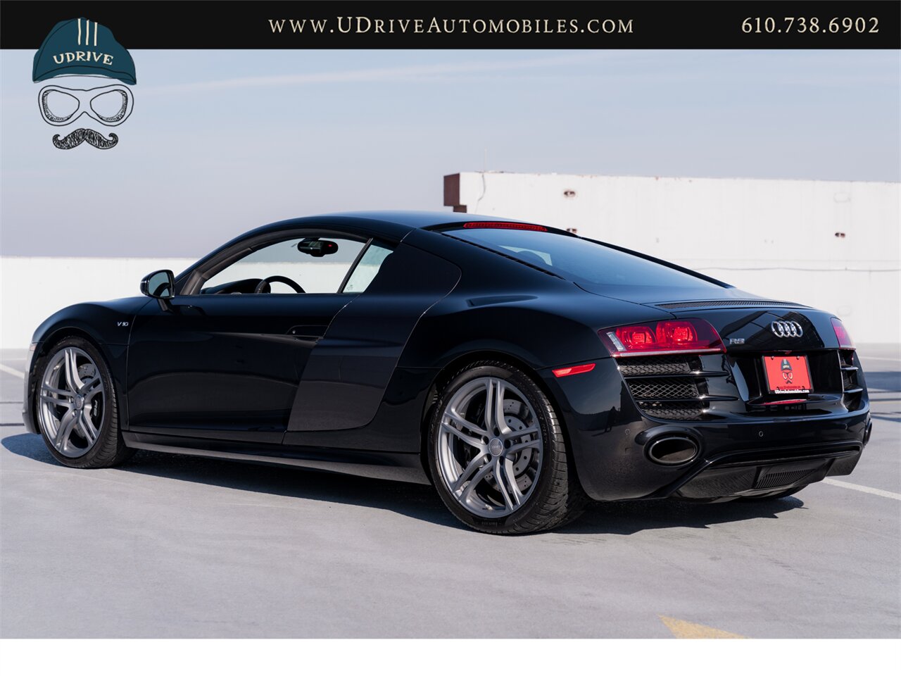 2011 Audi R8 5.2L V10 6 Speed Manual Red Stitching  Service History - Photo 25 - West Chester, PA 19382