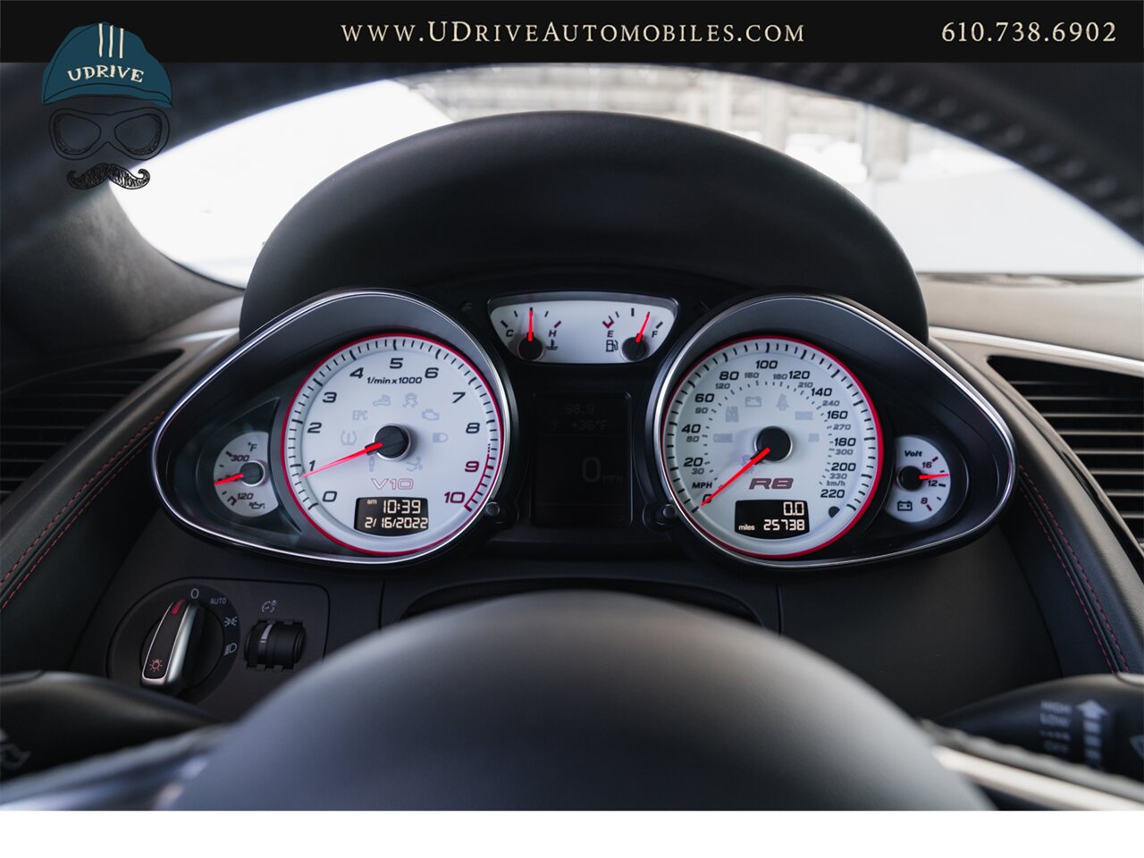 2011 Audi R8 5.2L V10 6 Speed Manual Red Stitching  Service History - Photo 34 - West Chester, PA 19382