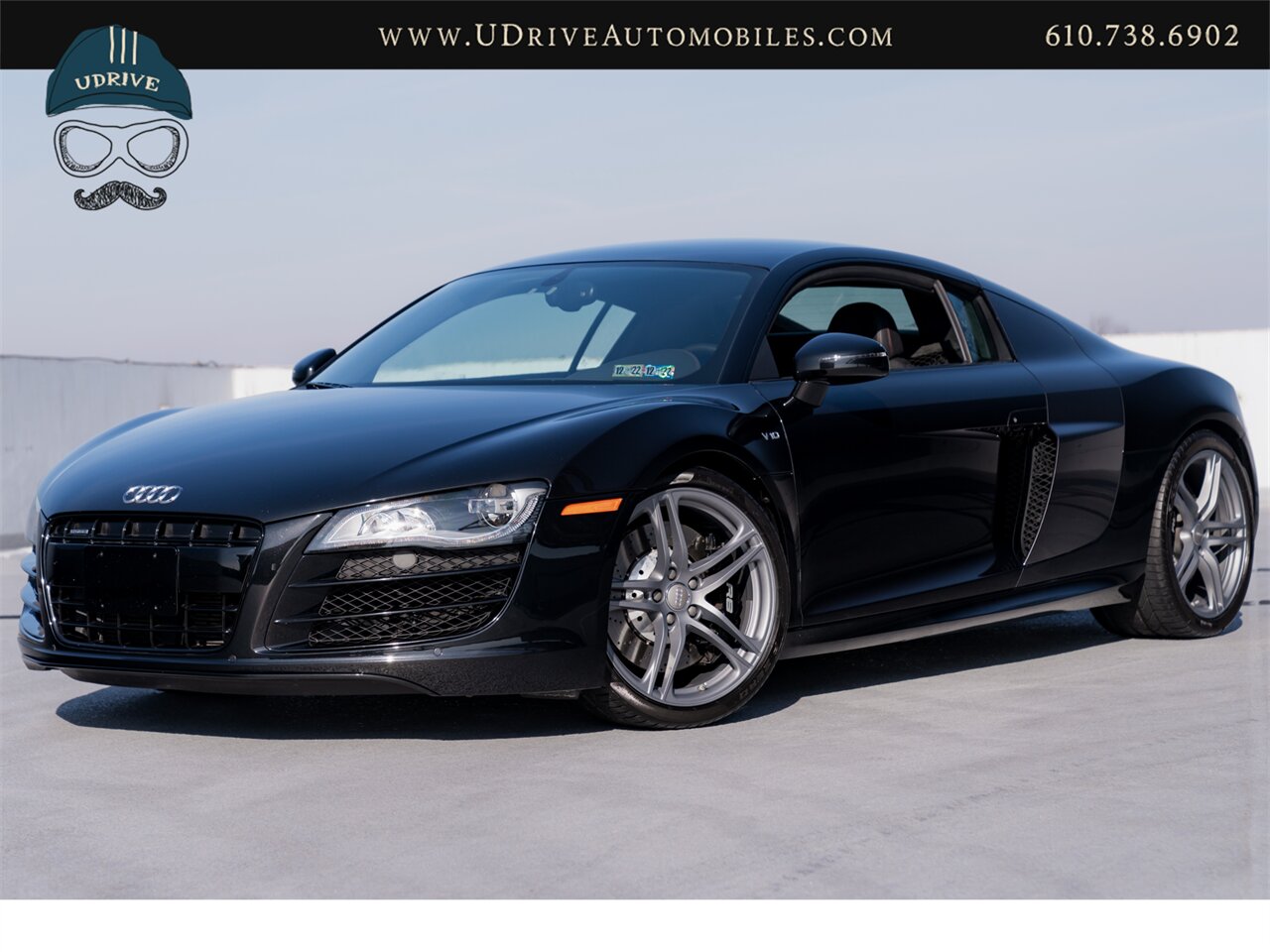 2011 Audi R8 5.2L V10 6 Speed Manual Red Stitching  Service History - Photo 1 - West Chester, PA 19382