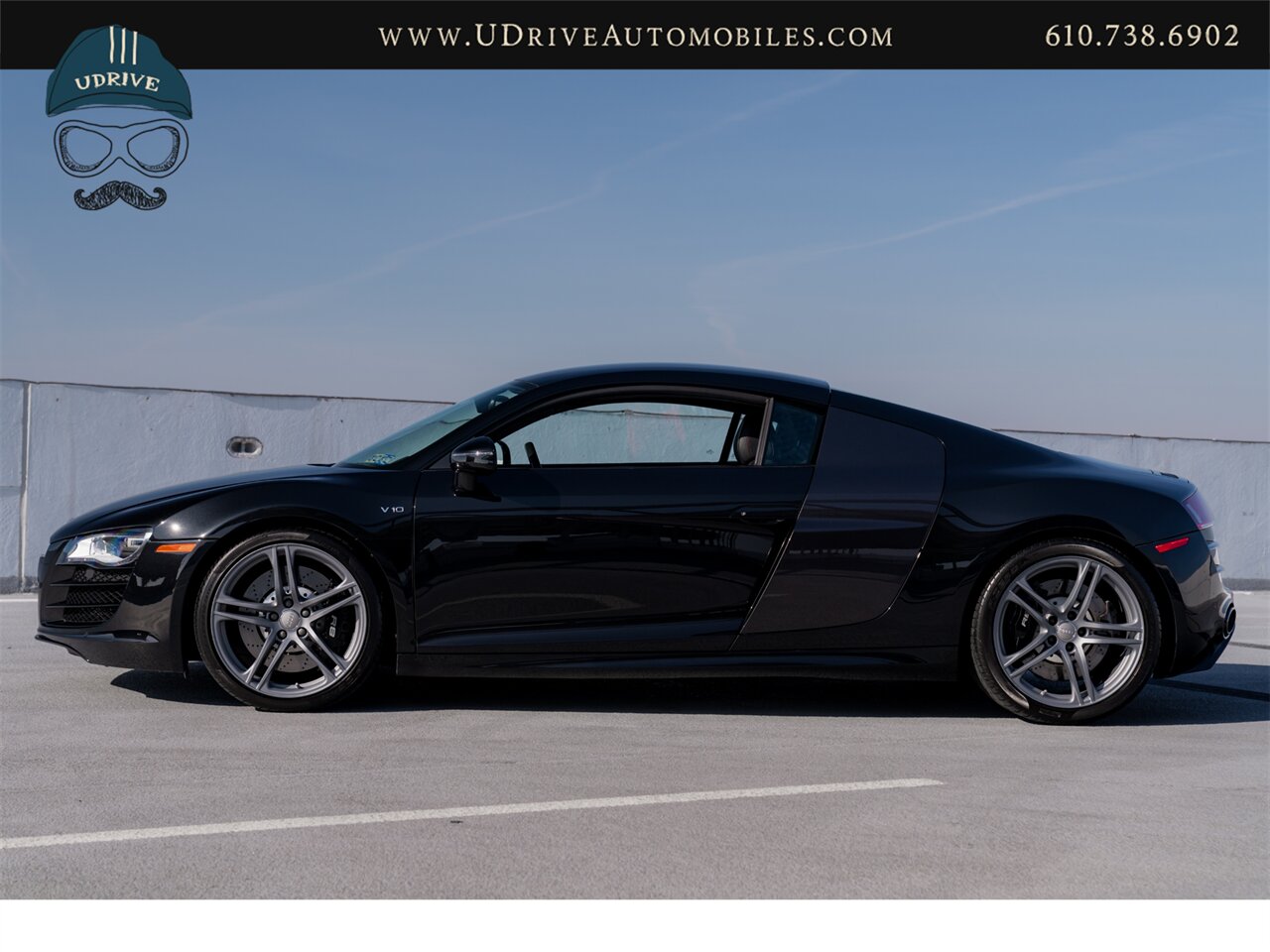 2011 Audi R8 5.2L V10 6 Speed Manual Red Stitching  Service History - Photo 7 - West Chester, PA 19382
