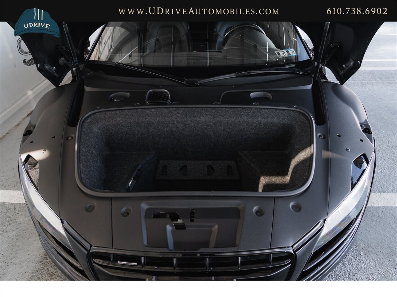 2011 Audi R8 5.2L V10 6 Speed Manual Red Stitching  Service History - Photo 50 - West Chester, PA 19382