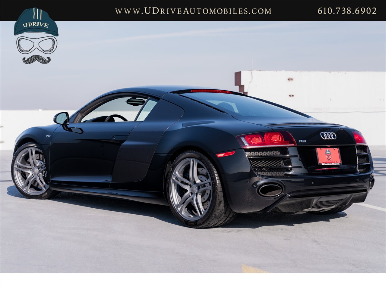 2011 Audi R8 5.2L V10 6 Speed Manual Red Stitching  Service History - Photo 4 - West Chester, PA 19382