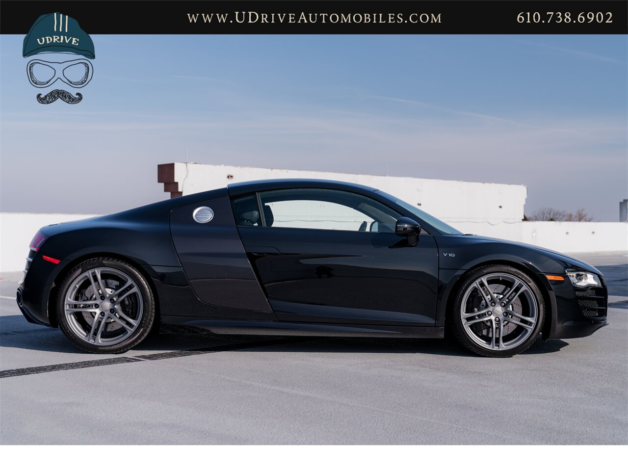 2011 Audi R8 5.2L V10 6 Speed Manual Red Stitching  Service History - Photo 17 - West Chester, PA 19382