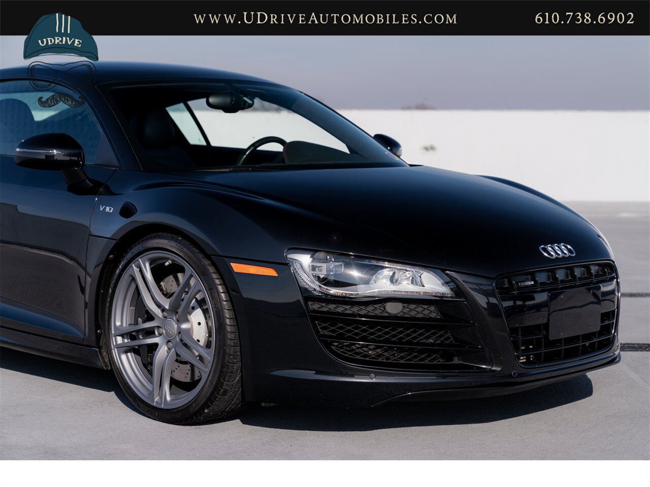 2011 Audi R8 5.2L V10 6 Speed Manual Red Stitching  Service History - Photo 15 - West Chester, PA 19382