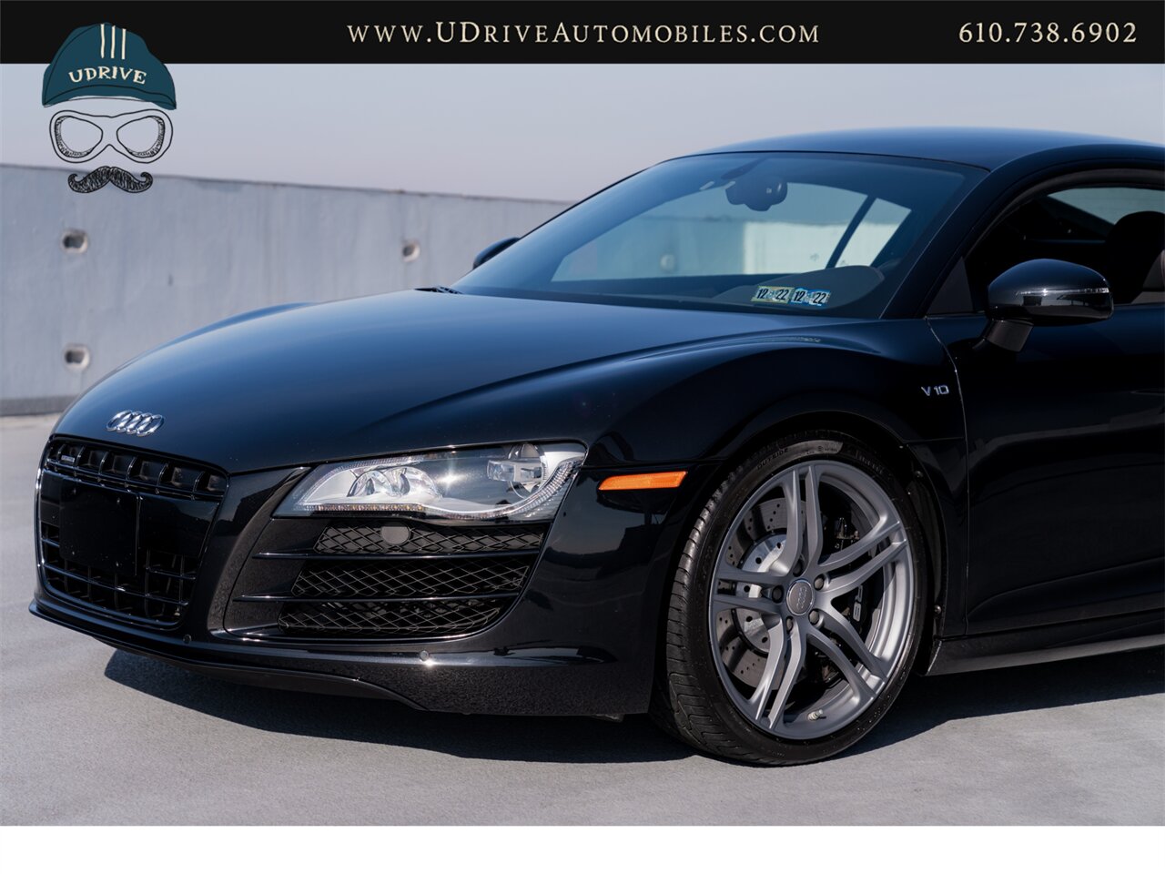 2011 Audi R8 5.2L V10 6 Speed Manual Red Stitching  Service History - Photo 10 - West Chester, PA 19382