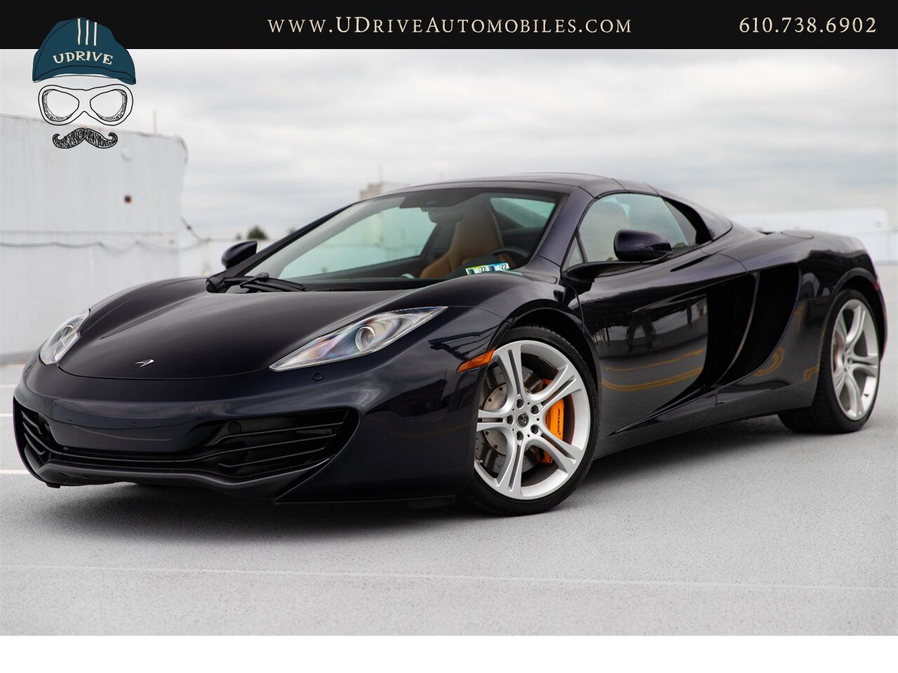 2013 McLaren MP4-12C Spider 1 Owner 6k Miles Carbon Fiber Full Leather  Sapphire Black over Natural Tan Leather - Photo 1 - West Chester, PA 19382