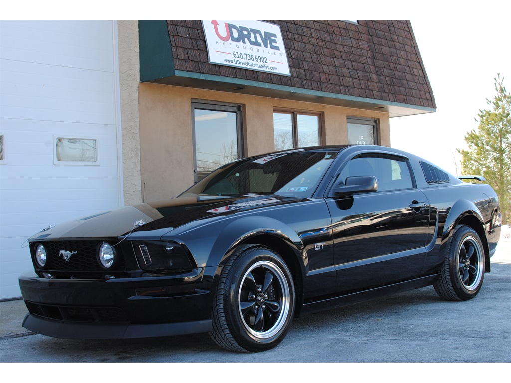 2007 Ford Mustang GT Premium   - Photo 2 - West Chester, PA 19382