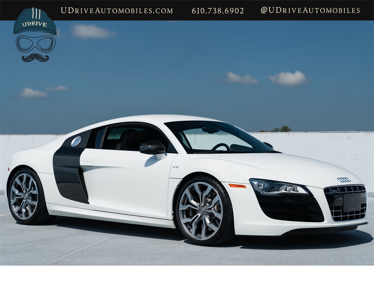 2012 Audi R8 5.2 quattro  V10 6 Speed Manual Red Stitching - Photo 14 - West Chester, PA 19382