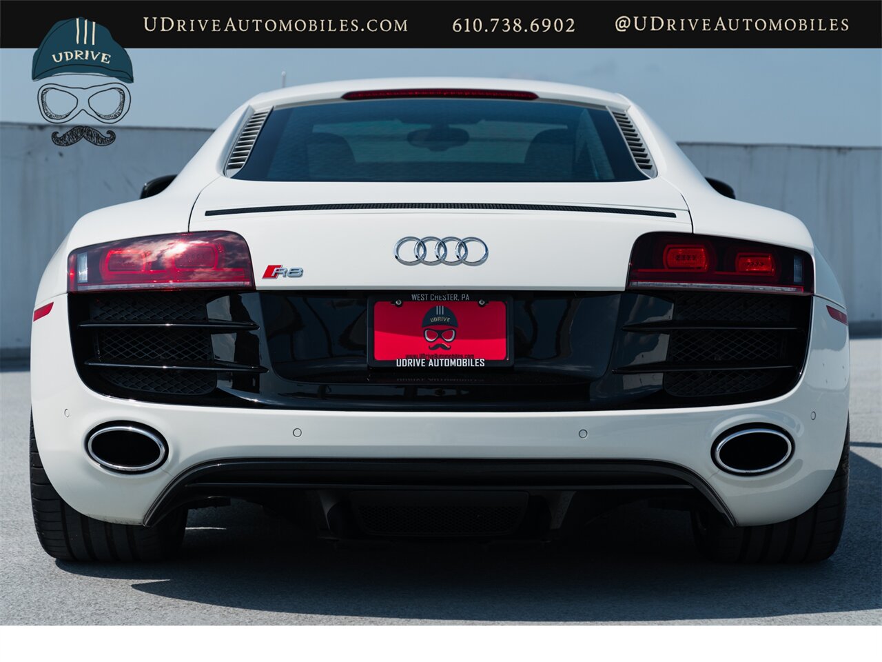 2012 Audi R8 5.2 quattro  V10 6 Speed Manual Red Stitching - Photo 18 - West Chester, PA 19382