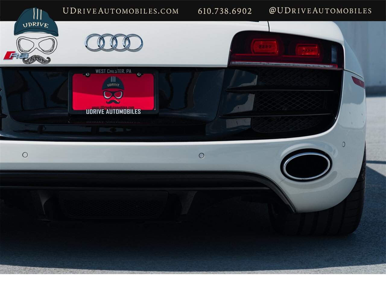 2012 Audi R8 5.2 quattro  V10 6 Speed Manual Red Stitching - Photo 17 - West Chester, PA 19382