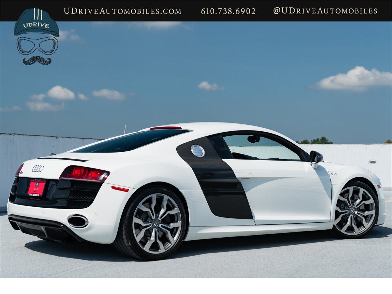 2012 Audi R8 5.2 quattro  V10 6 Speed Manual Red Stitching - Photo 2 - West Chester, PA 19382