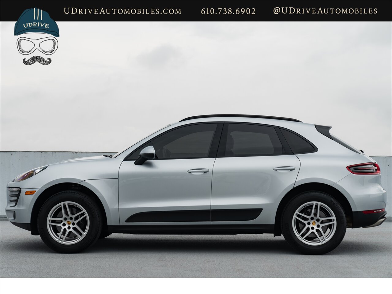 2018 Porsche Macan  Panoramic Roof Porsche Entry and Drive Lane Change Assist Power Seats - Photo 9 - West Chester, PA 19382