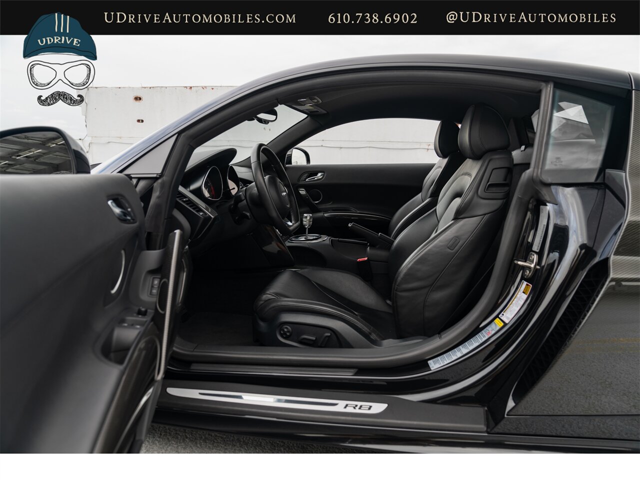 2012 Audi R8 5.2 quattro  V10 6 Speed Manual 8k Miles - Photo 31 - West Chester, PA 19382