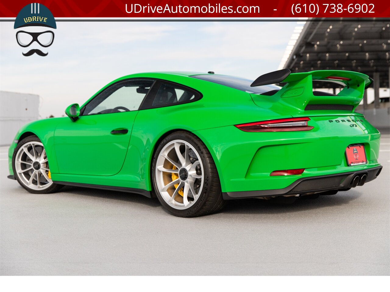2018 Porsche 911 GT3 6 Speed Paint To Sample Viper Green 48 Miles  Front Axle Lift PCCB Carbon Bucket Seats - Photo 5 - West Chester, PA 19382