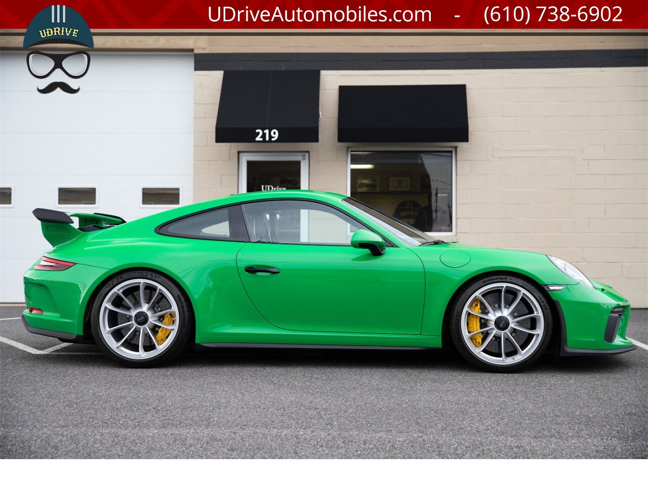 2018 Porsche 911 GT3 6 Speed Paint To Sample Viper Green 48 Miles  Front Axle Lift PCCB Carbon Bucket Seats - Photo 16 - West Chester, PA 19382