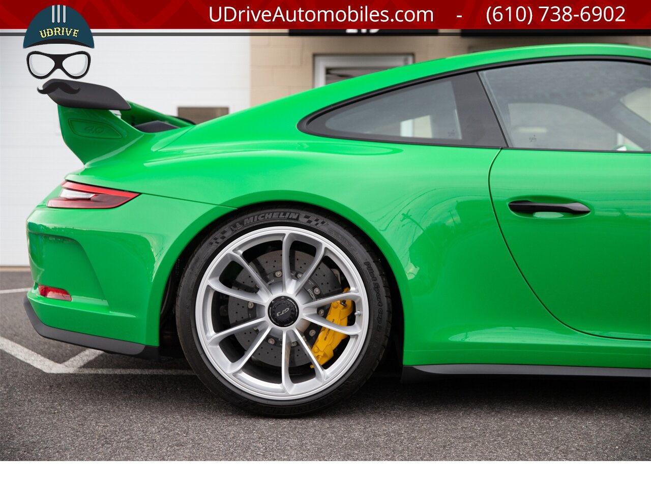 2018 Porsche 911 GT3 6 Speed Paint To Sample Viper Green 48 Miles  Front Axle Lift PCCB Carbon Bucket Seats - Photo 17 - West Chester, PA 19382