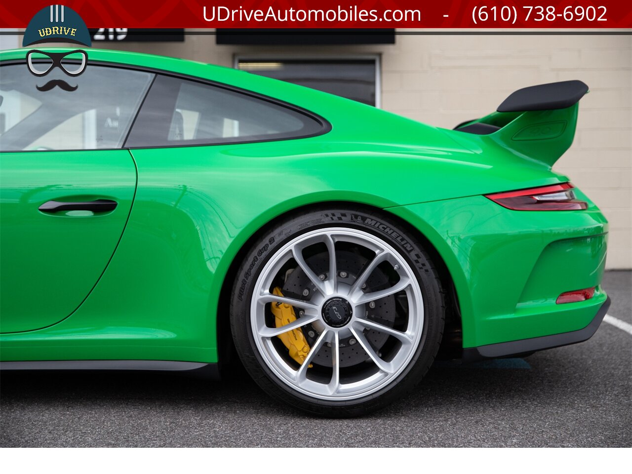 2018 Porsche 911 GT3 6 Speed Paint To Sample Viper Green 48 Miles  Front Axle Lift PCCB Carbon Bucket Seats - Photo 23 - West Chester, PA 19382