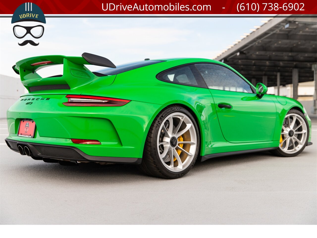 2018 Porsche 911 GT3 6 Speed Paint To Sample Viper Green 48 Miles  Front Axle Lift PCCB Carbon Bucket Seats - Photo 3 - West Chester, PA 19382