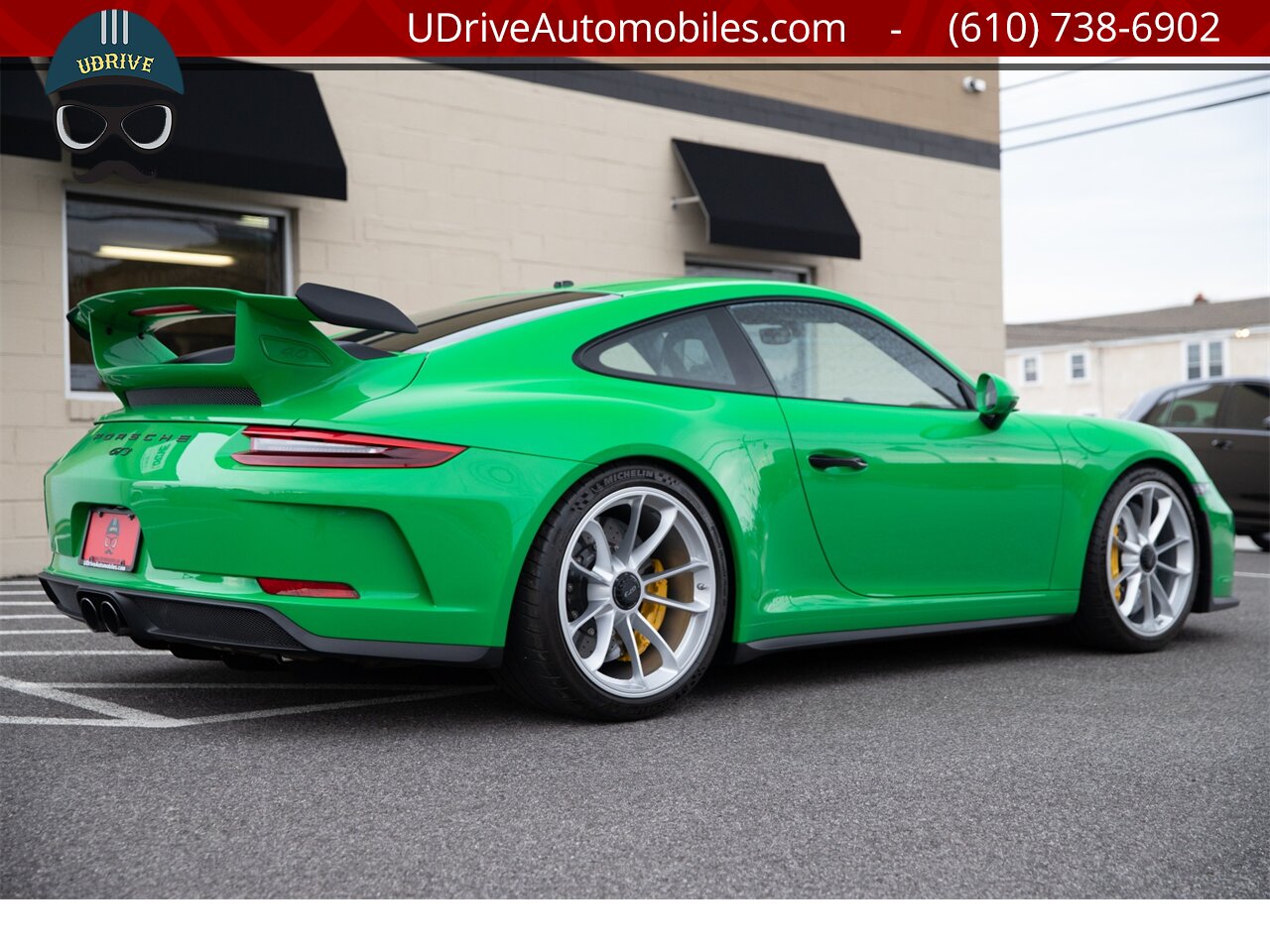 2018 Porsche 911 GT3 6 Speed Paint To Sample Viper Green 48 Miles  Front Axle Lift PCCB Carbon Bucket Seats - Photo 18 - West Chester, PA 19382