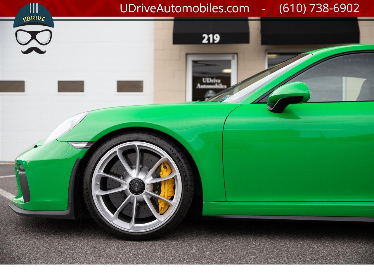 2018 Porsche 911 GT3 6 Speed Paint To Sample Viper Green 48 Miles  Front Axle Lift PCCB Carbon Bucket Seats - Photo 8 - West Chester, PA 19382