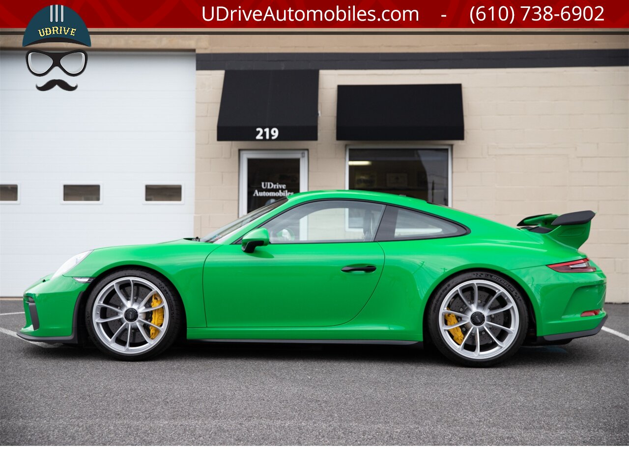 2018 Porsche 911 GT3 6 Speed Paint To Sample Viper Green 48 Miles  Front Axle Lift PCCB Carbon Bucket Seats - Photo 7 - West Chester, PA 19382