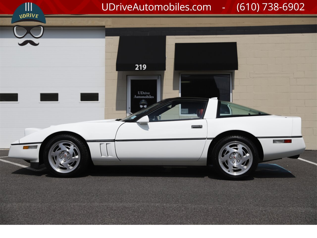 1990 Chevrolet Corvette 3k MIles 1 Owner White over Red Sport Seats   - Photo 7 - West Chester, PA 19382